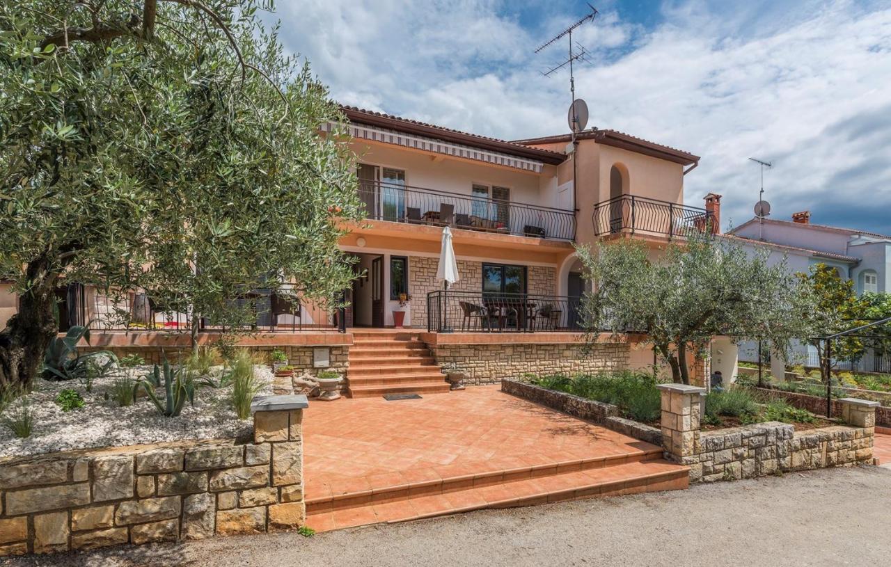 Apartments Zrnic Porec Bagian luar foto