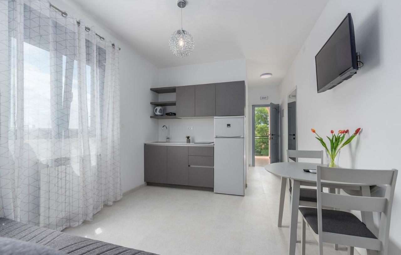 Apartments Zrnic Porec Ruang foto
