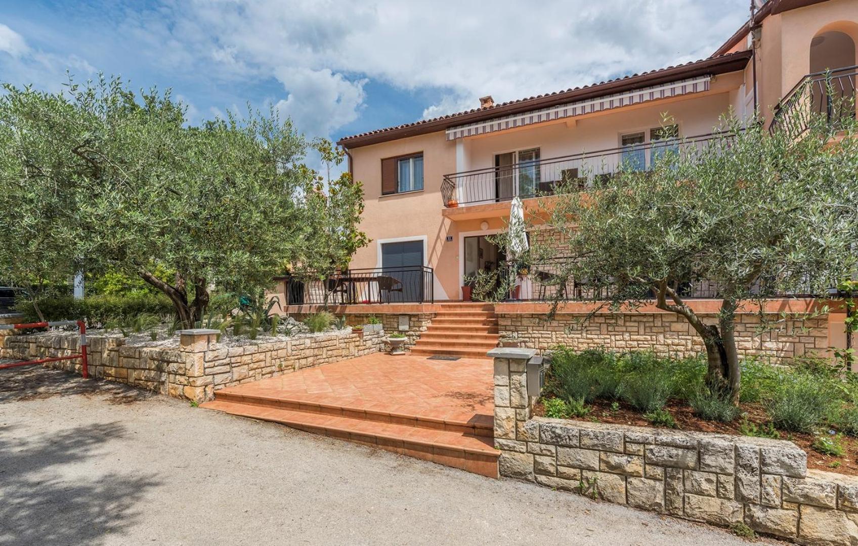 Apartments Zrnic Porec Bagian luar foto